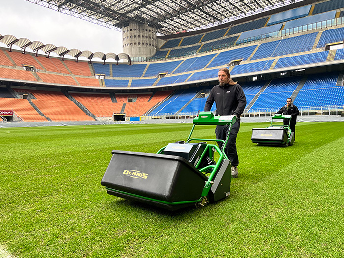 Two models in the Dennis E-Series battery-powered range are setting the standard in Italy by maintaining the pitch at the world-famous San Siro stadium.