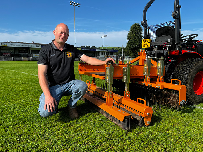 Chris Jordan, Head Groundsman at Belper Town Football Club in Derbyshire, believes that the SISIS Quadraplay helps him to maintain the pitch after high usage.