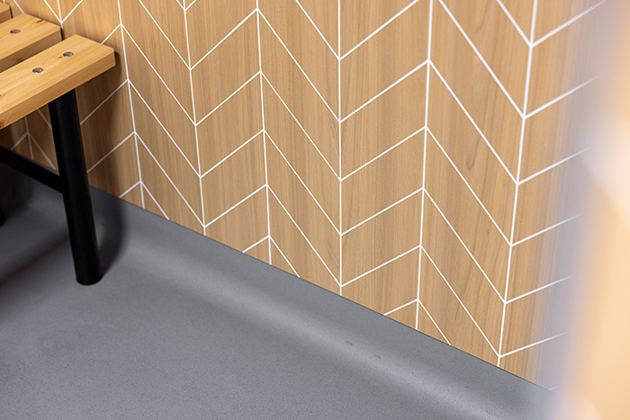 Altro Aquarius is a specialist solution for combined wet and dry, shoe and barefoot areas, to provide slip‑resistance even with common contaminants such as shampoo and conditioner.