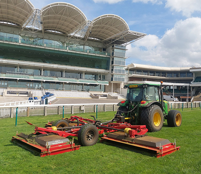 Vanmac's Progressive TDR‑22/6 tri‑deck at Newmarket Racecourse