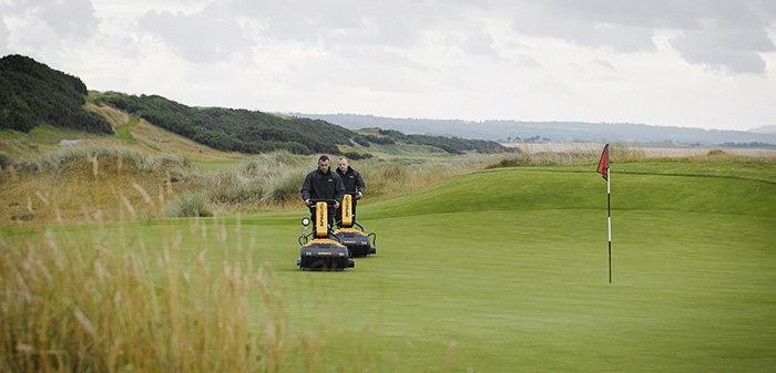 Two INFINICUT mowers at Cabot Highlands