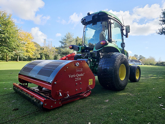 the Redexim Verti‑Quake® 2516 in action at South Staffordshire Golf Club