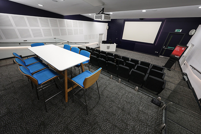 The raised viewing platform can also be used for standalone meetings